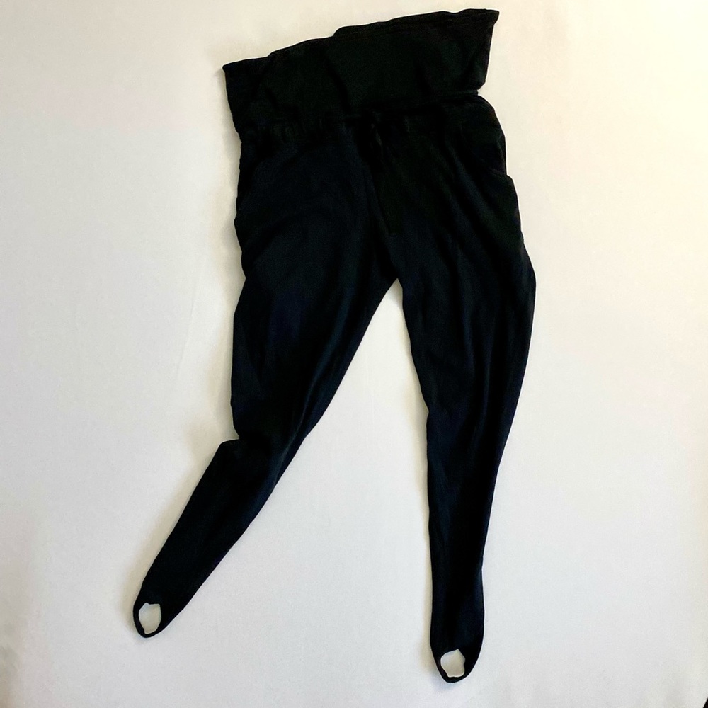 Lululemon | Lululemon Stirrup Yoga Pants gathered waist with tie, black, size 6